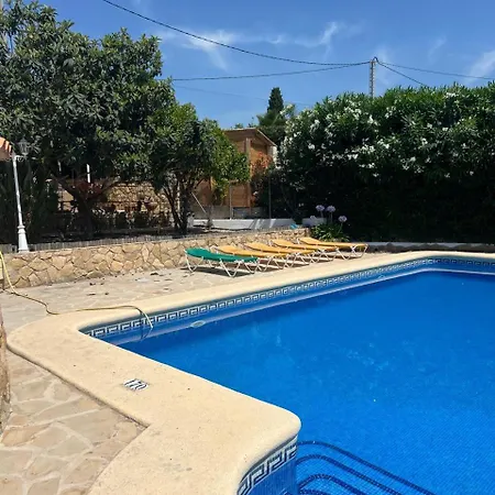 Vila Mercedes Pool & 5 Bdrm *