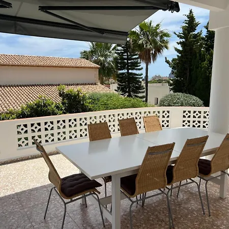 Mercedes Pool&5 Bdrm