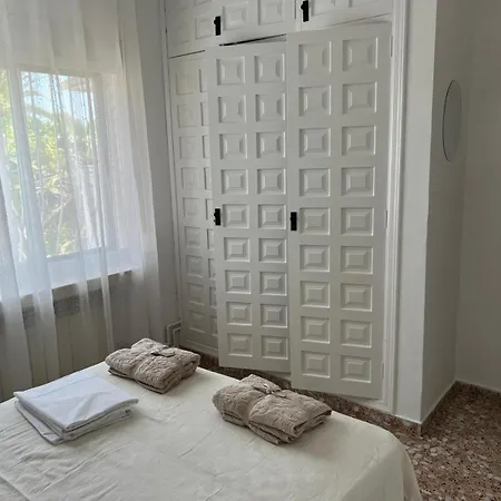 Mercedes Pool&5 Bdrm Villa *