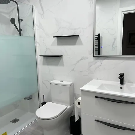 Mercedes Pool&5 Bdrm